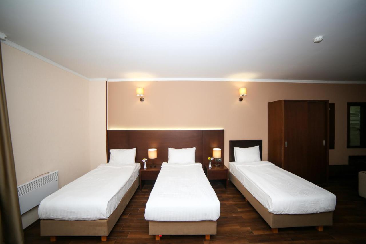 Hotel Corner Inn Μπατούμι Εξωτερικό φωτογραφία