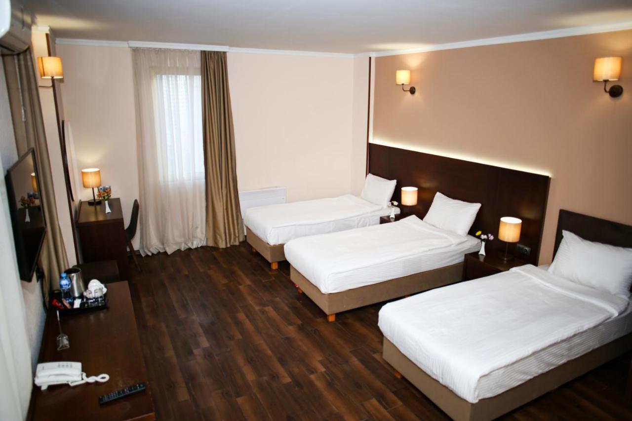 Hotel Corner Inn Μπατούμι Εξωτερικό φωτογραφία