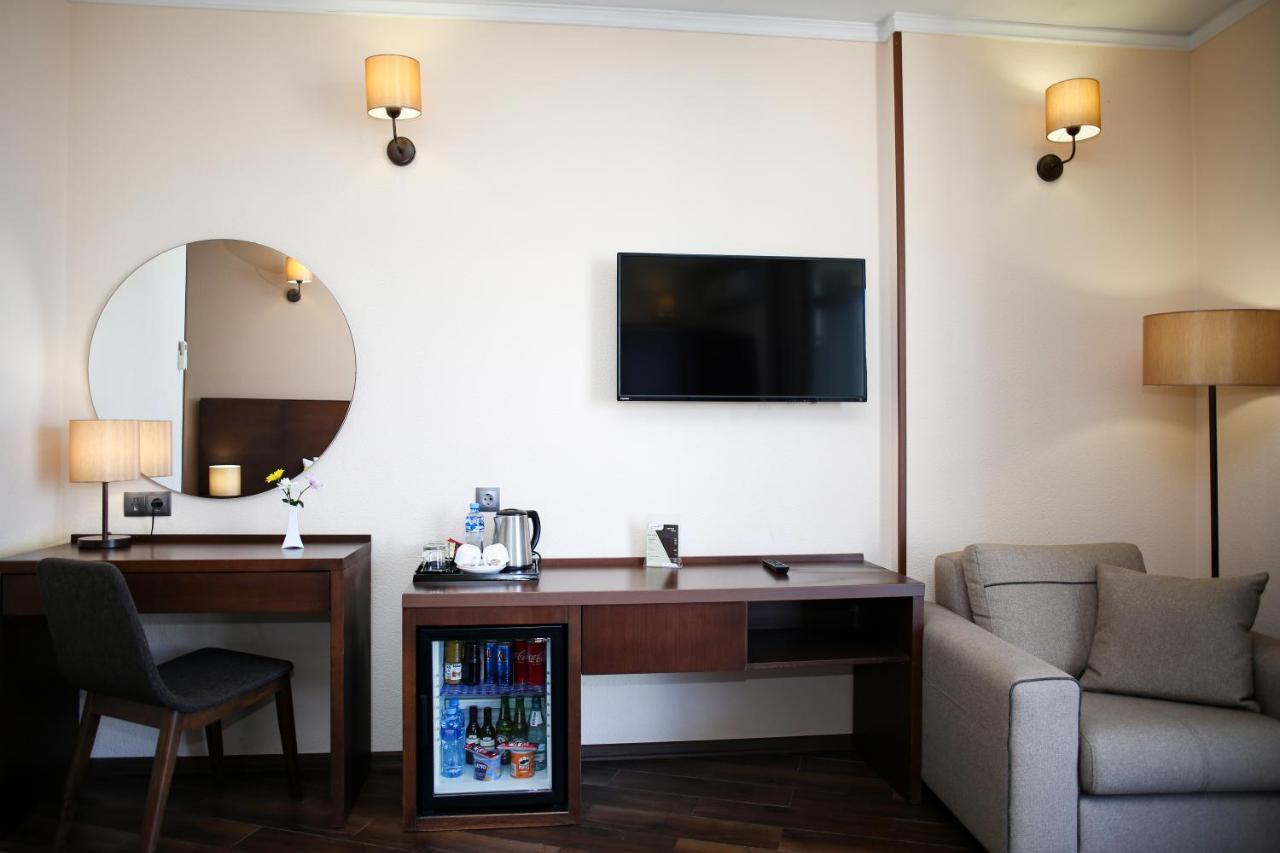 Hotel Corner Inn Μπατούμι Εξωτερικό φωτογραφία