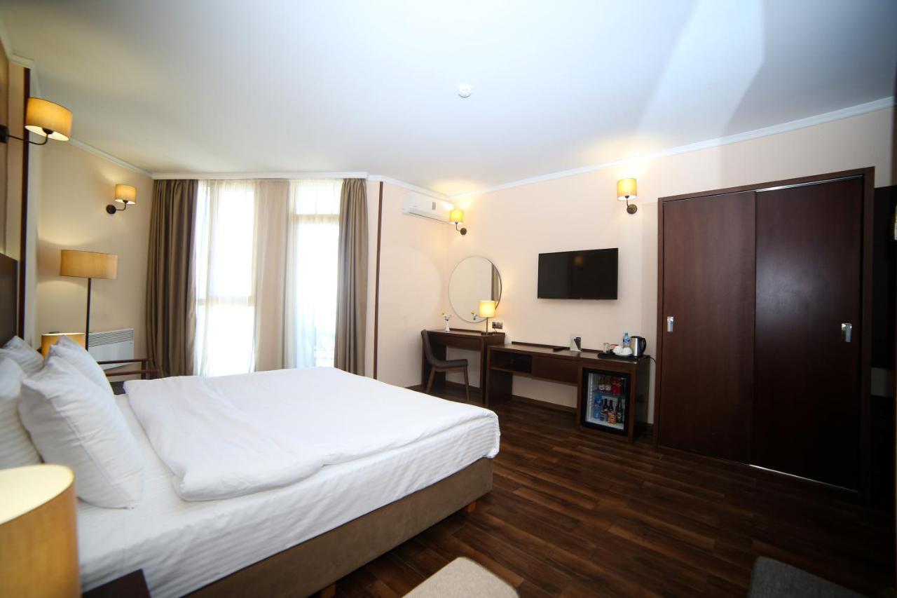Hotel Corner Inn Μπατούμι Εξωτερικό φωτογραφία