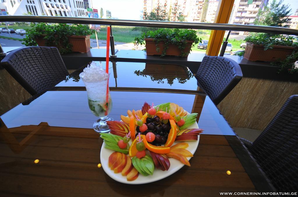 Hotel Corner Inn Μπατούμι Εξωτερικό φωτογραφία