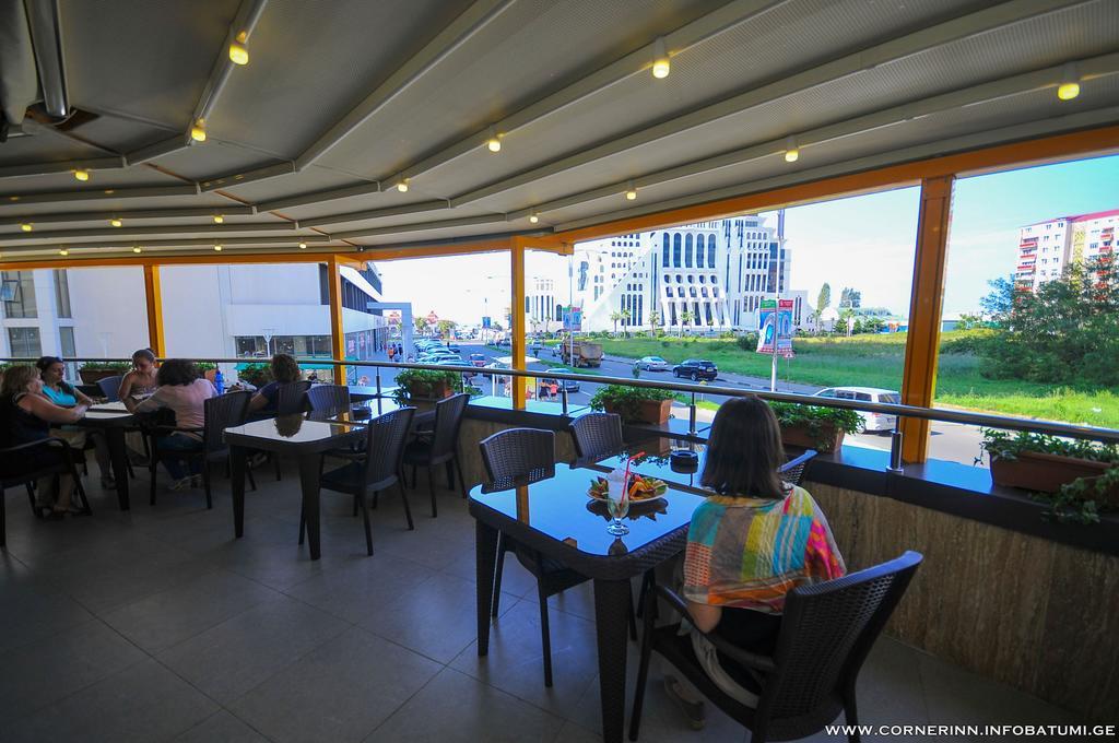 Hotel Corner Inn Μπατούμι Εξωτερικό φωτογραφία