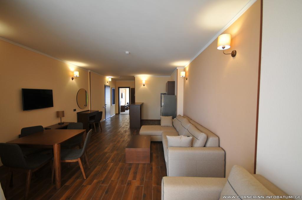 Hotel Corner Inn Μπατούμι Εξωτερικό φωτογραφία